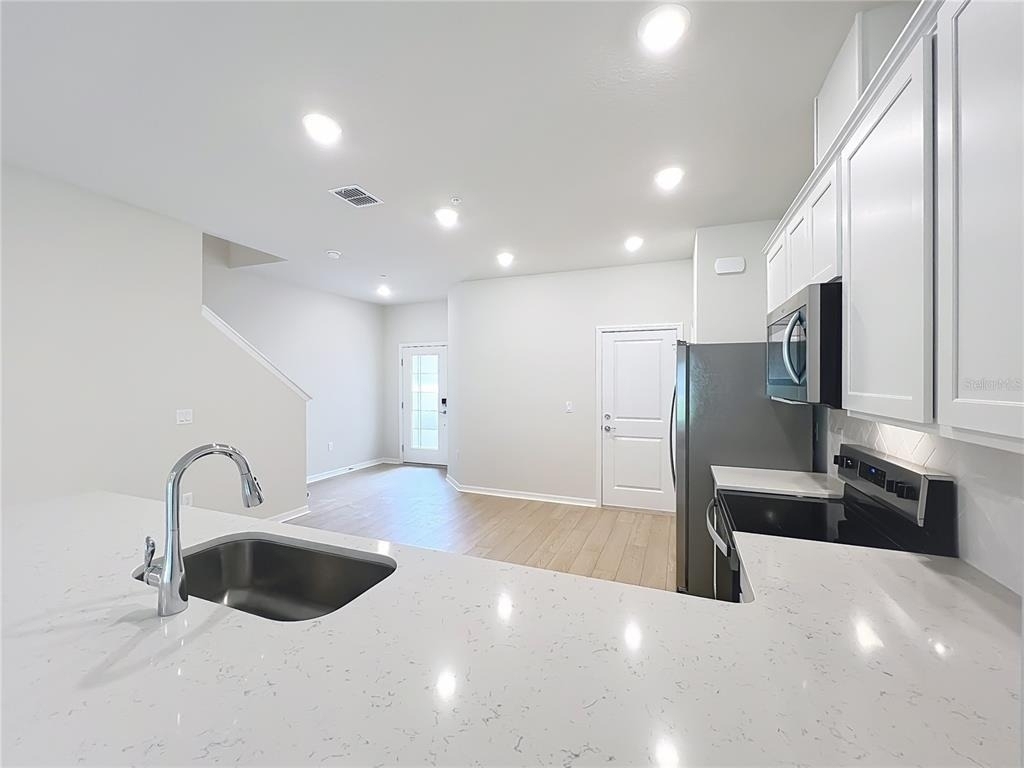 431 Meadowland Point - Photo 16