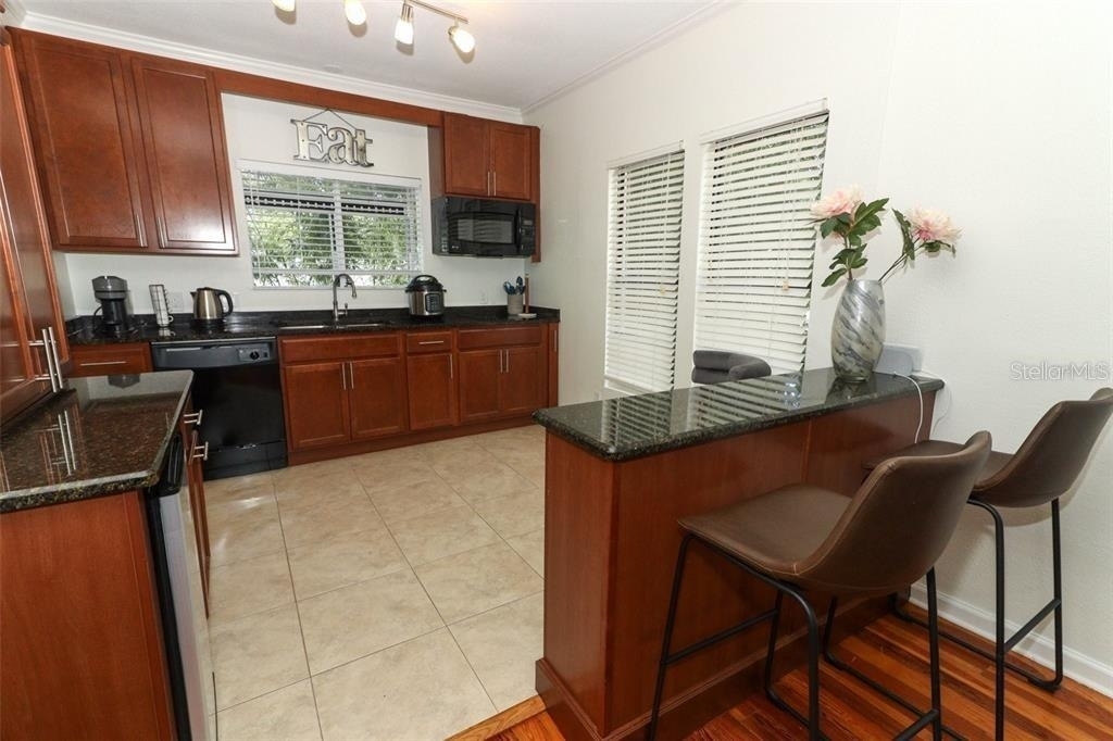 1442 Palm Avenue - Photo 4