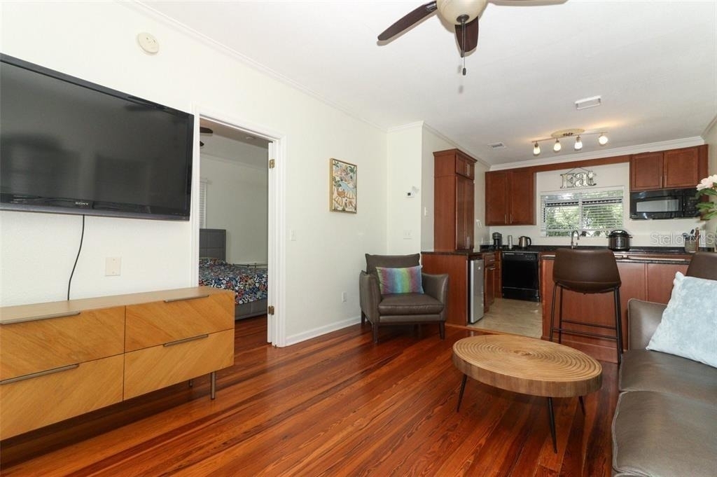 1442 Palm Avenue - Photo 5
