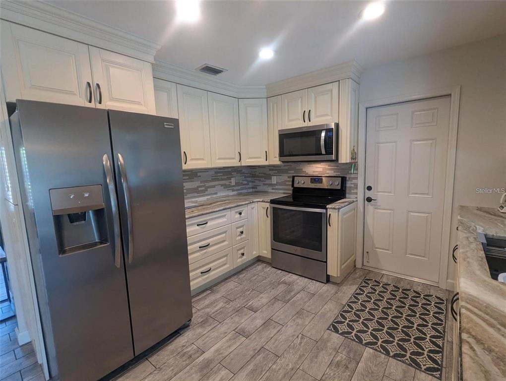3070 Gulf Gate Drive - Photo 4