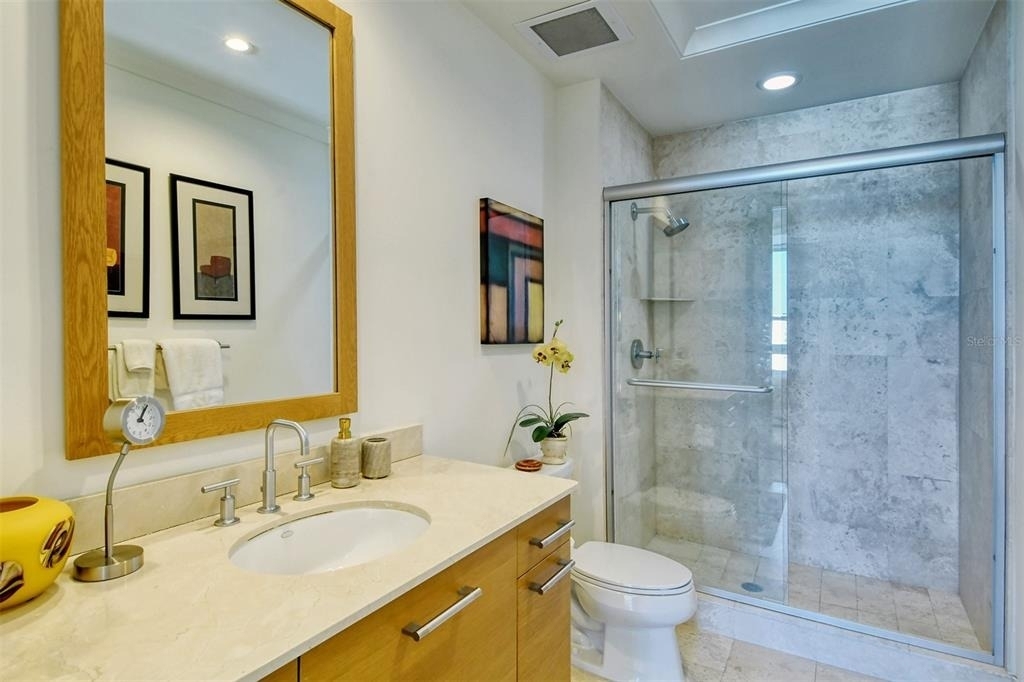 1350 Main Street - Photo 32
