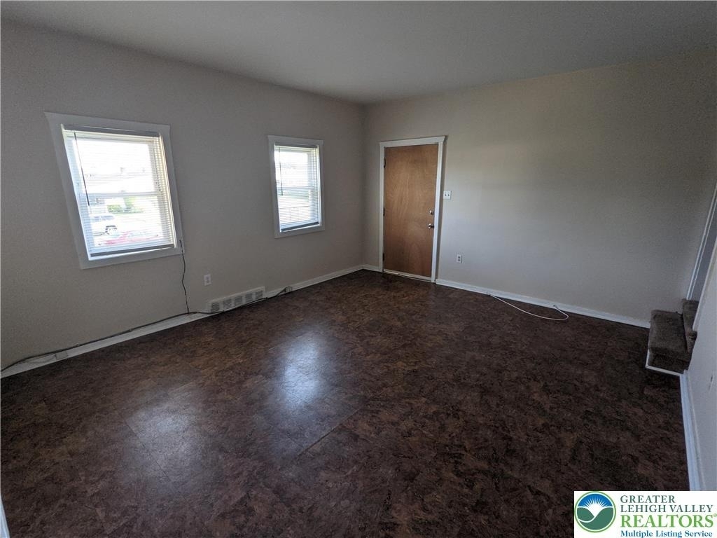1627 Jill Street - Photo 2