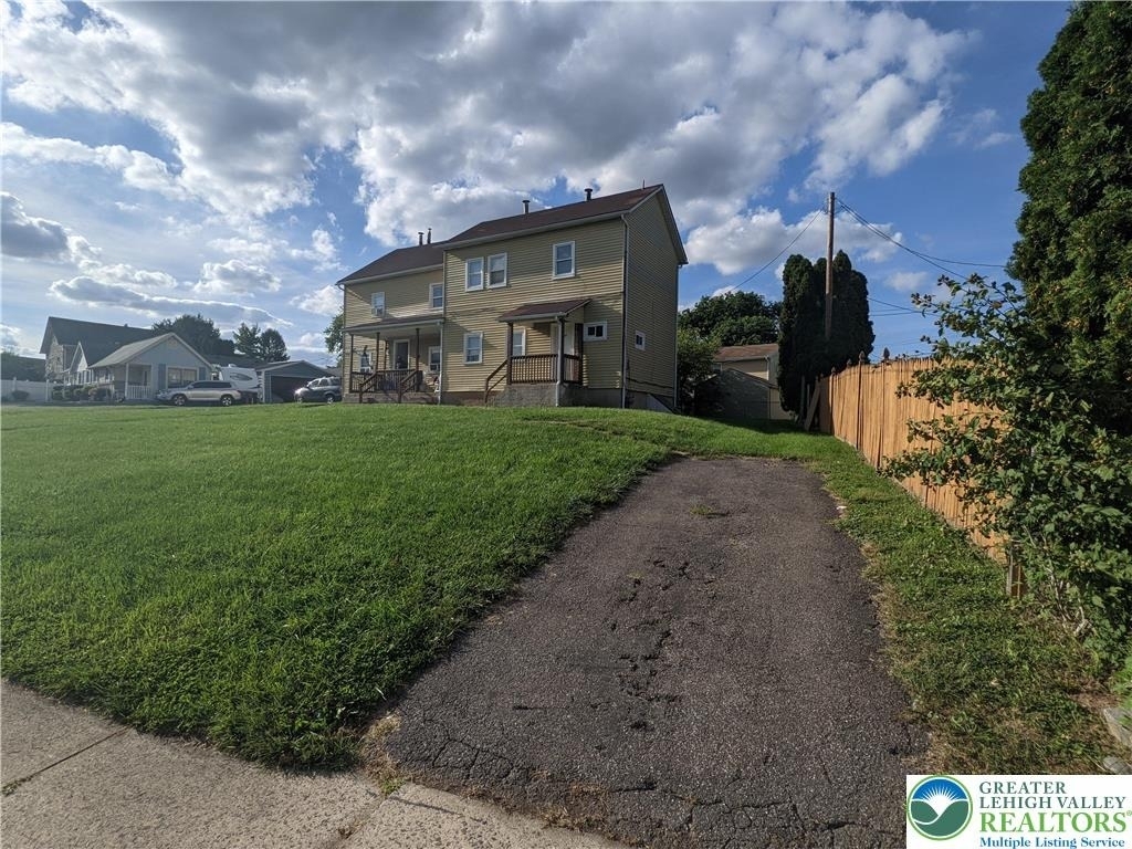 1627 Jill Street - Photo 1