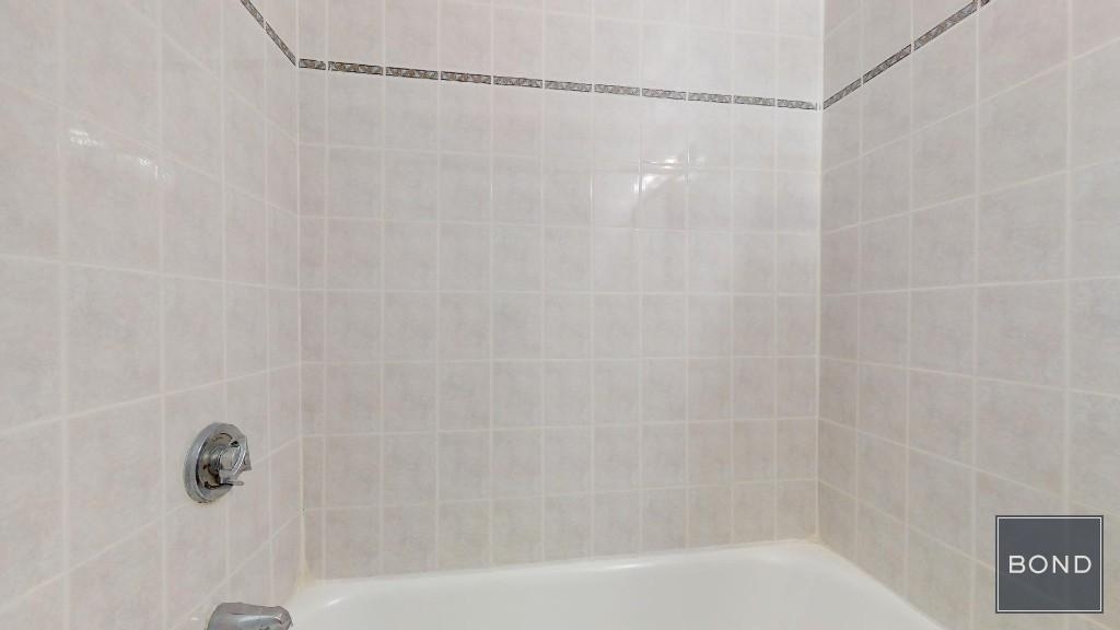 301 East 38th Street - Photo 3