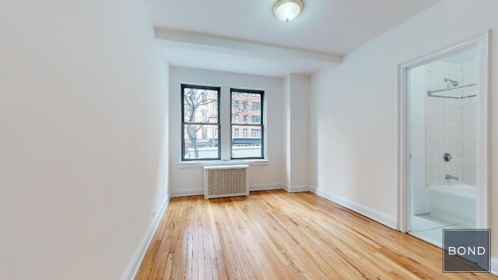 301 East 38th Street - Photo 2