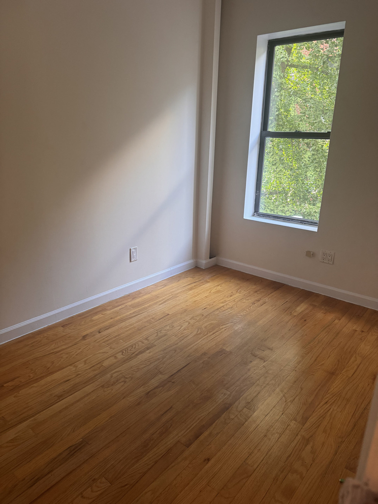 East 82nd Street and York Avenue - Photo 5