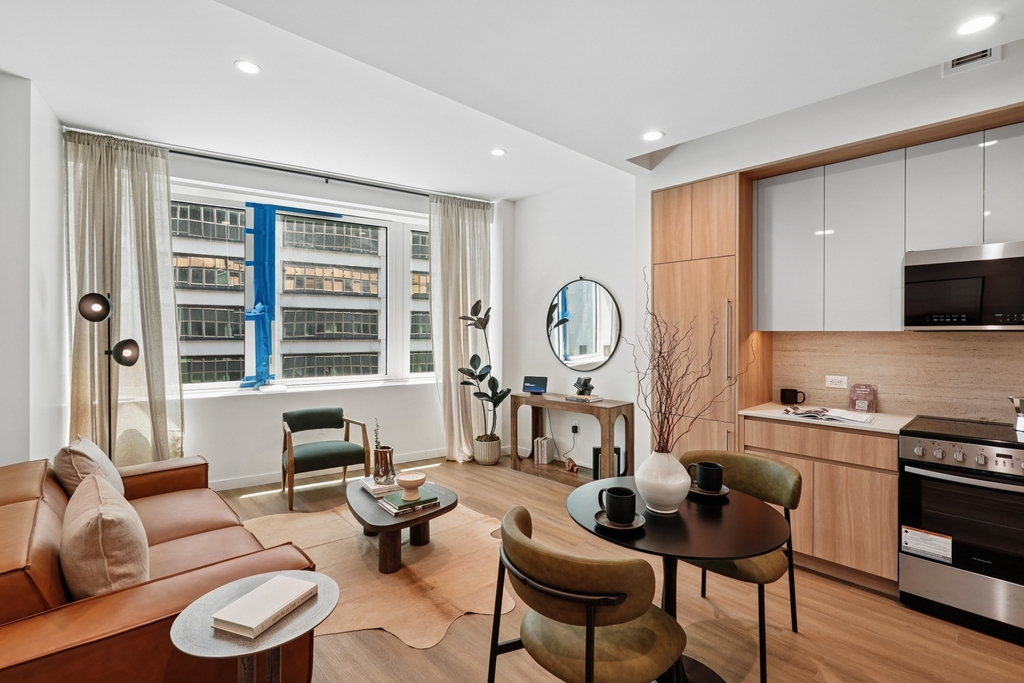 Newest Luxury Building in FiDi - Photo 0