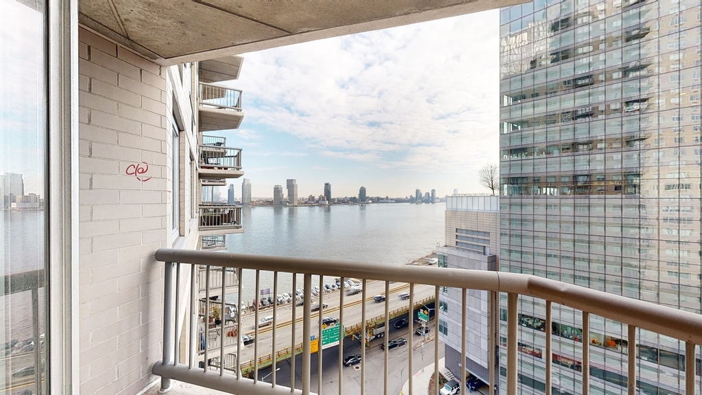 401 E 34th St - Photo 3