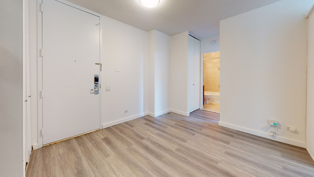 401 E 34th St - Photo 2