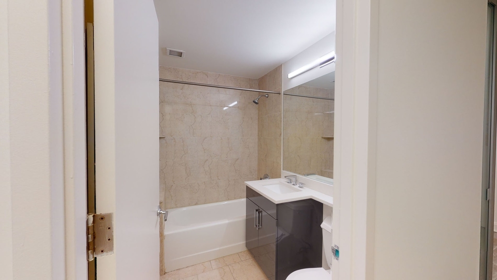 10 Hanover Square - Photo 4