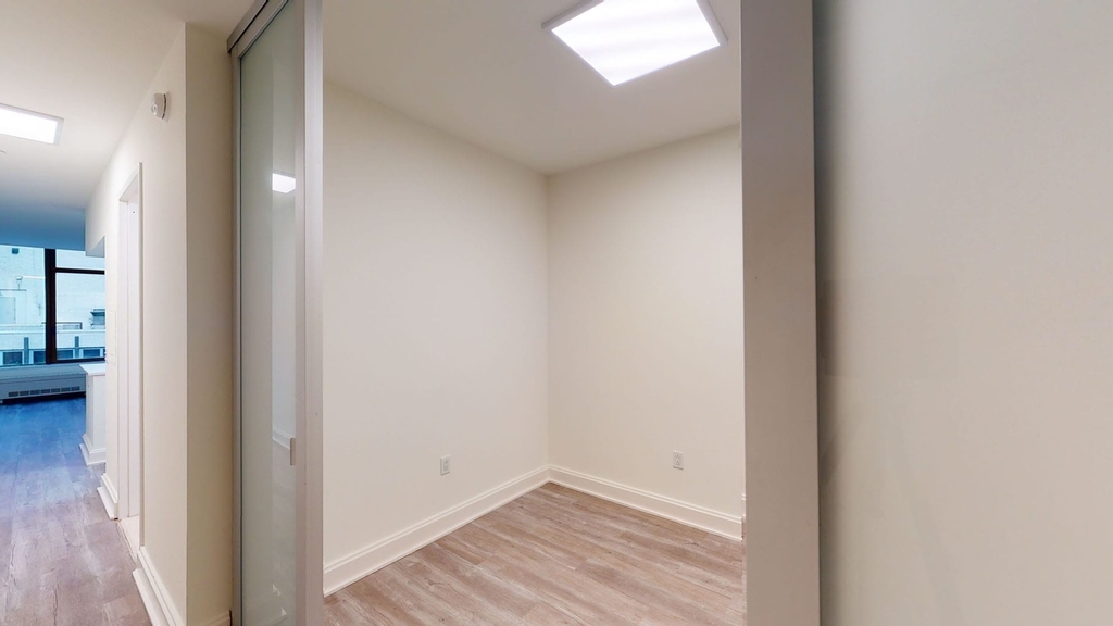 10 Hanover Square - Photo 3