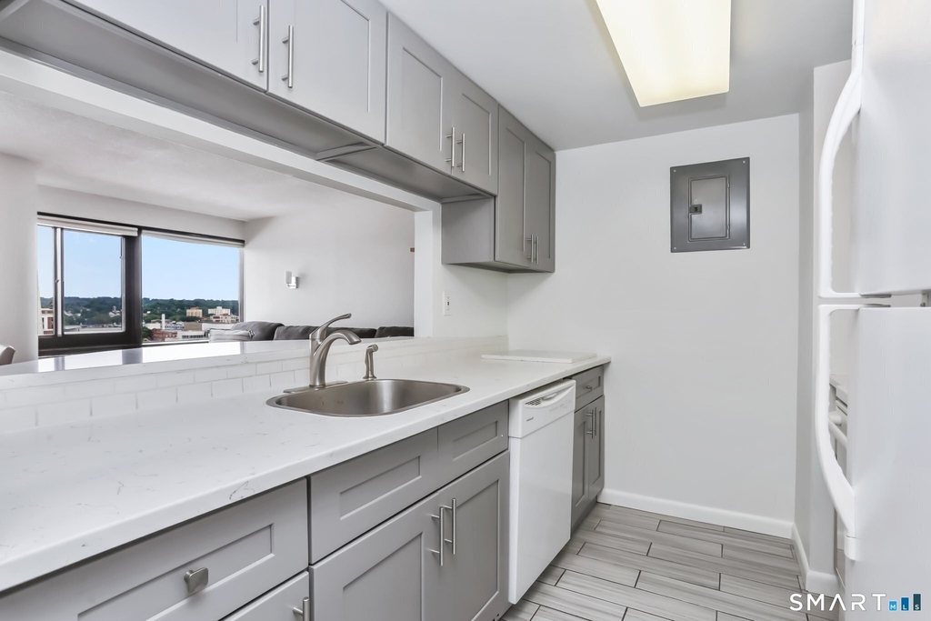 127 Greyrock Place - Photo 6