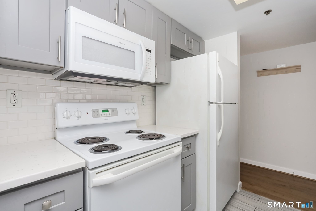 127 Greyrock Place - Photo 8