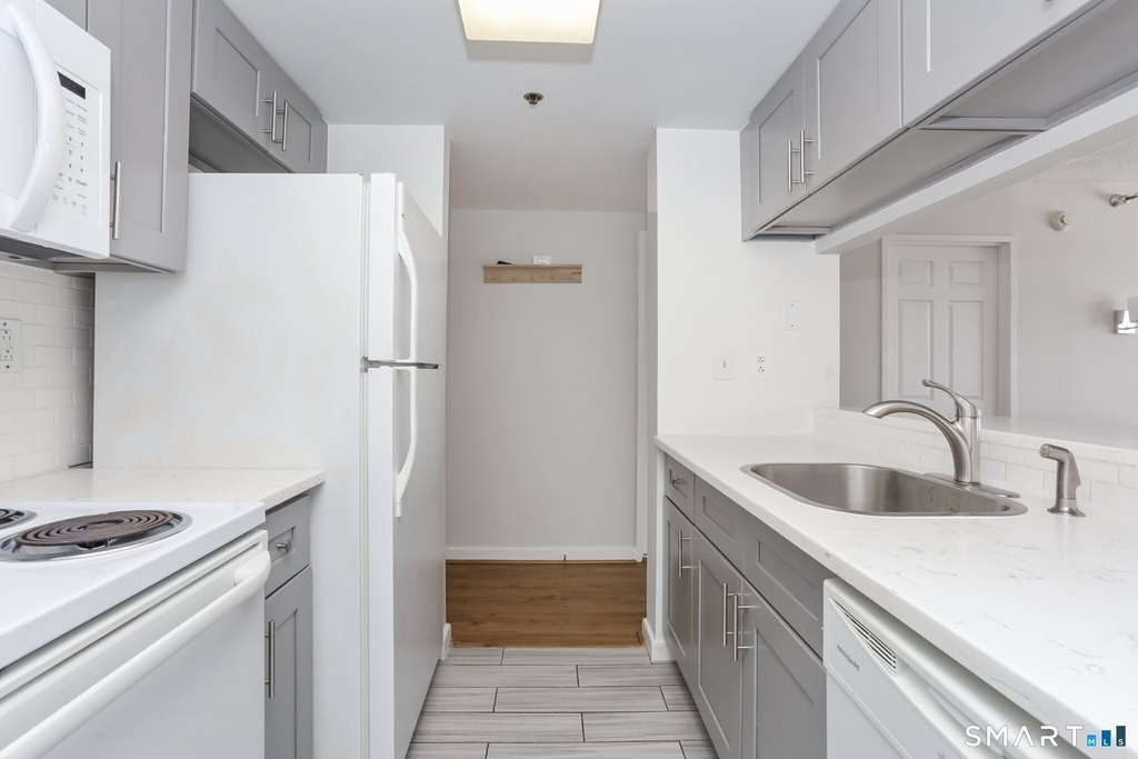 127 Greyrock Place - Photo 7