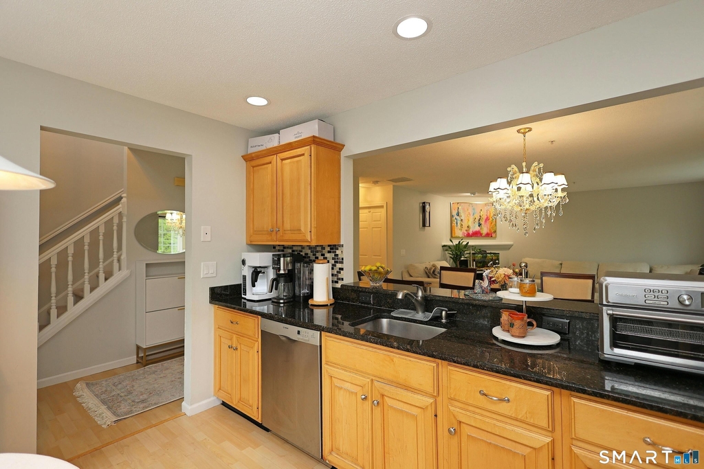 633 Danbury Road - Photo 10