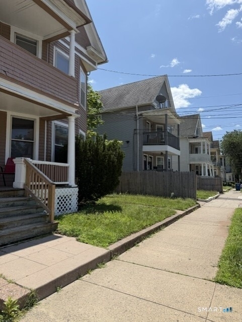 119 Hobart Street - Photo 1