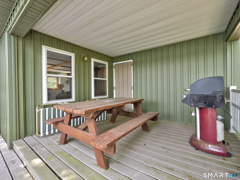 1 Island/bay - Photo 2