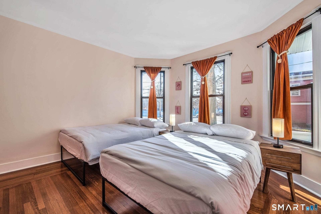 31 Canner Street - Photo 2