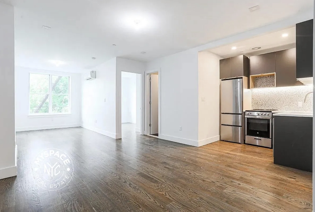 244 Hawthorne Street - Photo 0