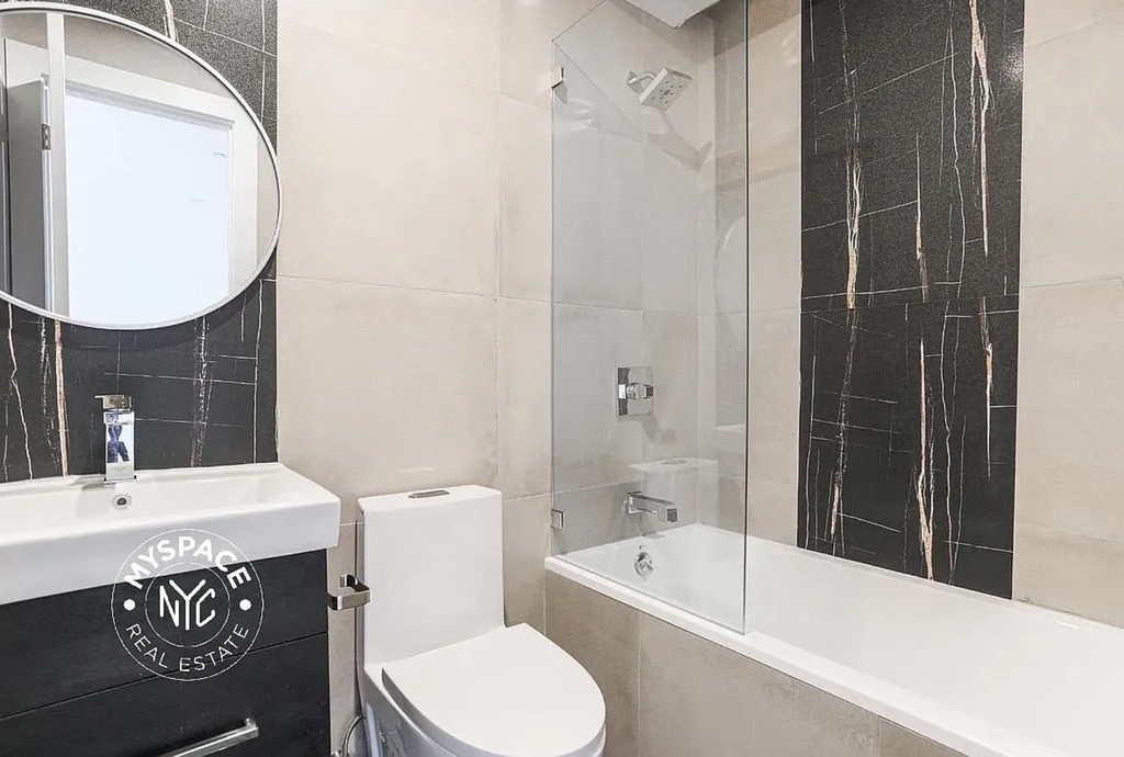 244 Hawthorne Street - Photo 3