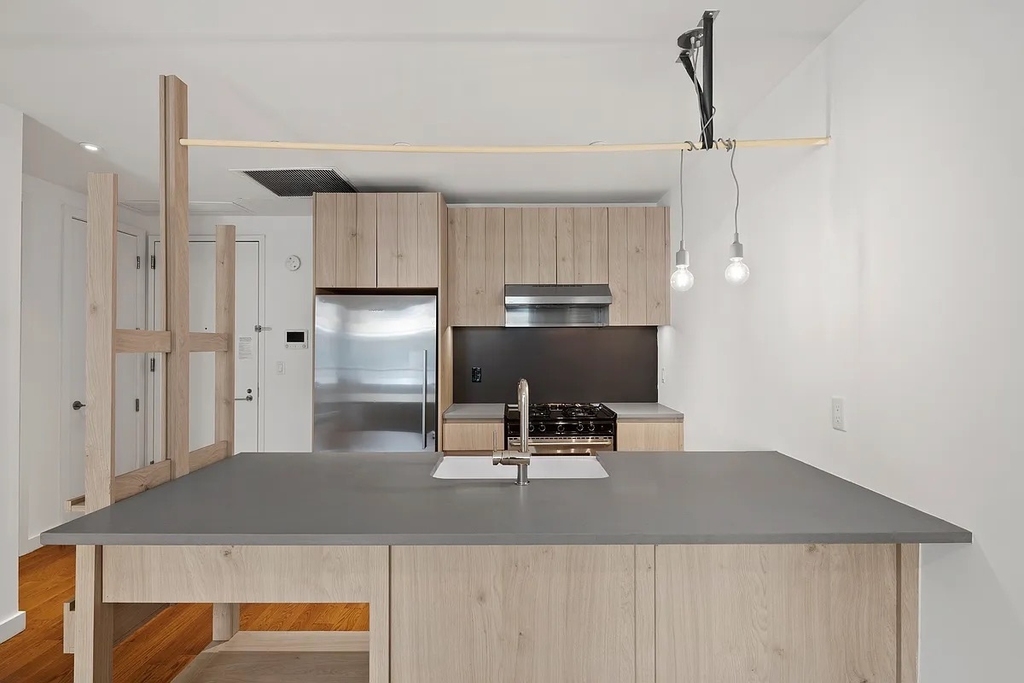 54 Noll Street - Photo 4