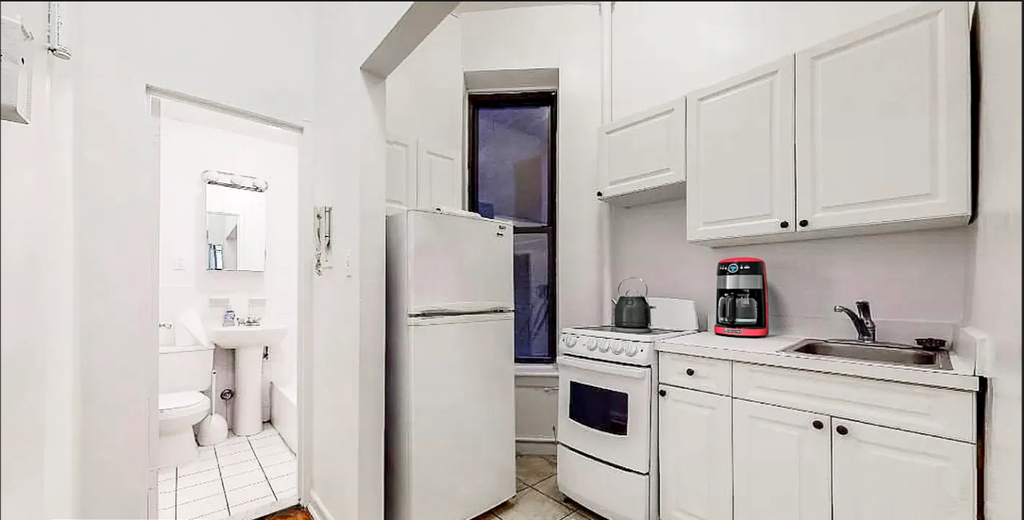 330 East 93rd Street - Photo 1
