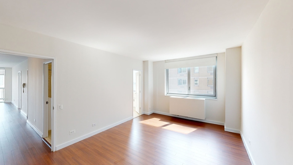 401 E 34th St - Photo 3