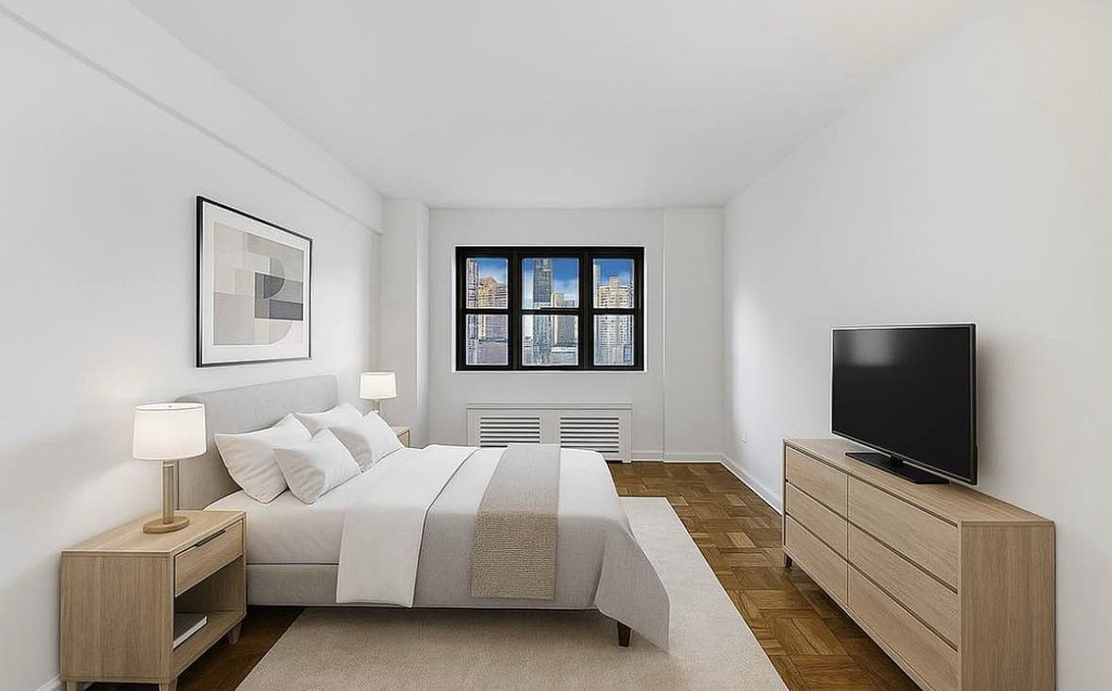East 35th Street - Photo 2
