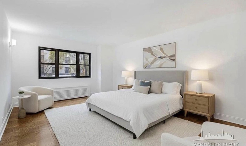 East 35th Street - Photo 3