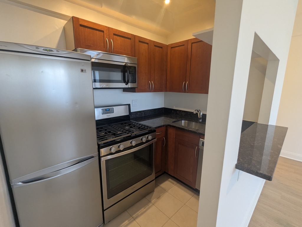 41 West 86th Street - Photo 2