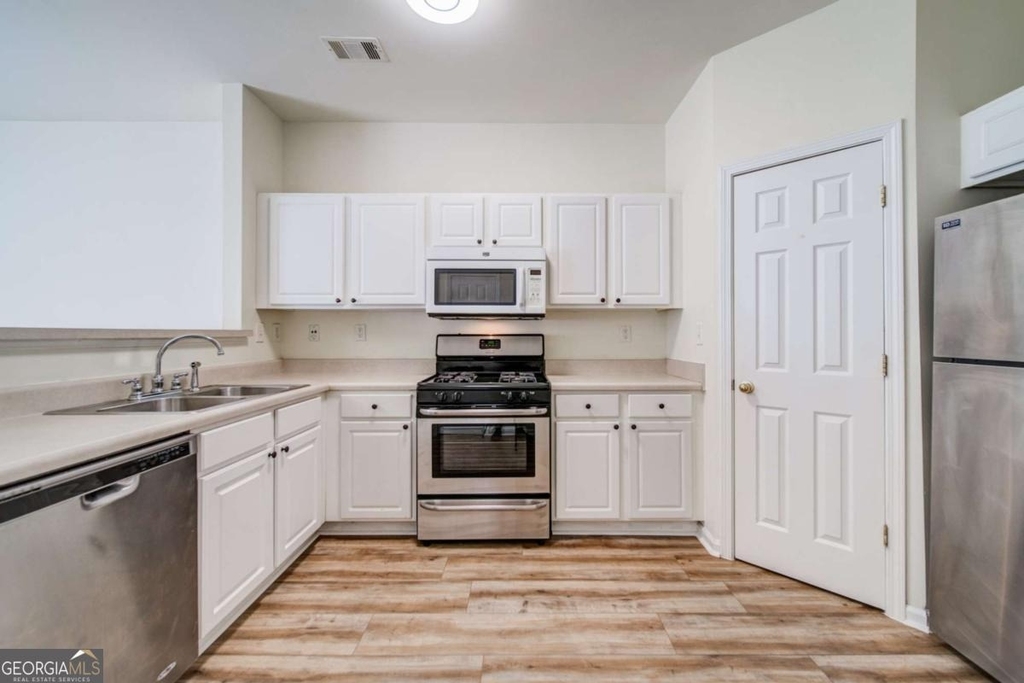 3285 Hidden Cove Circle - Photo 6