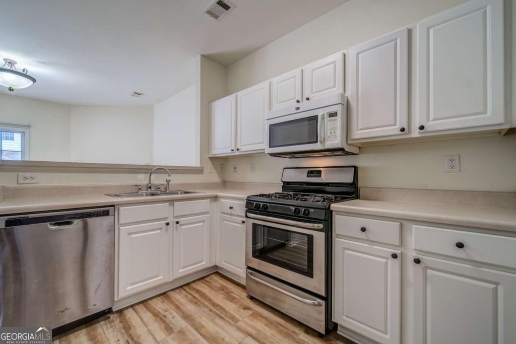 3285 Hidden Cove Circle - Photo 9