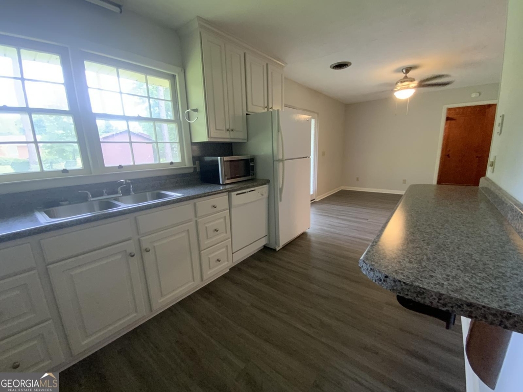 404 Marvin Avenue - Photo 4