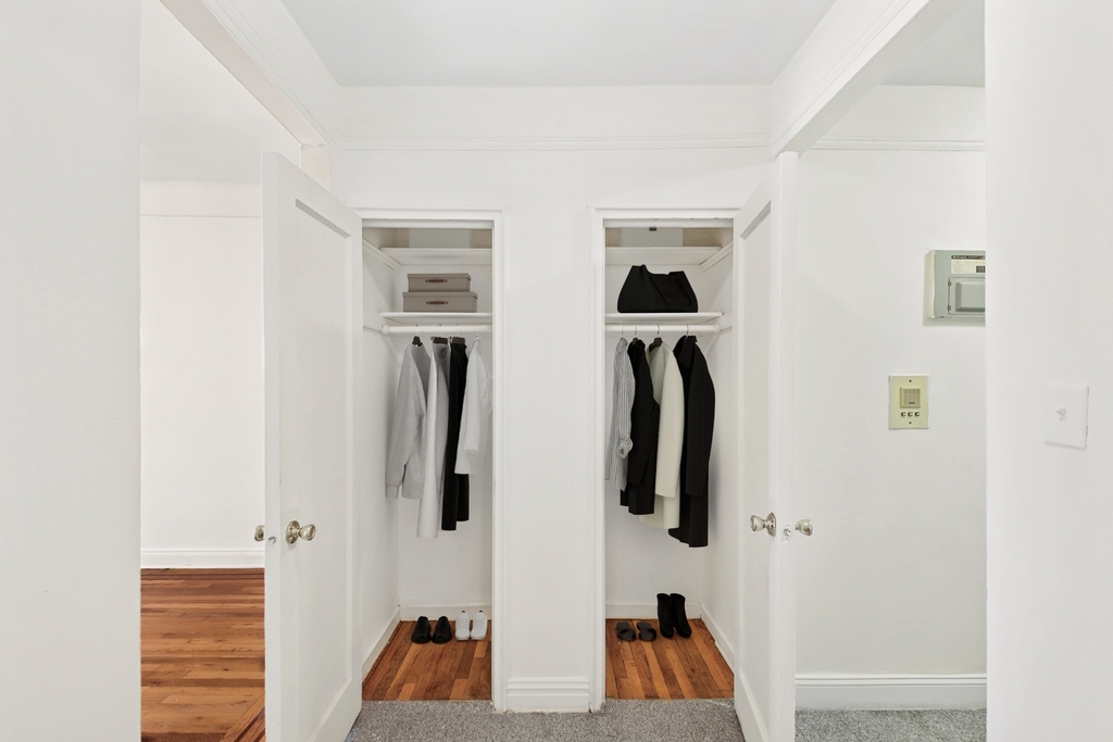 210 East 38th Street - Photo 3