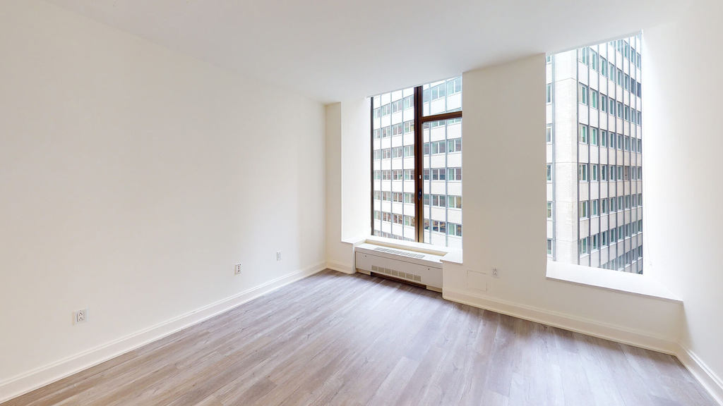 10 Hanover Square - Photo 2