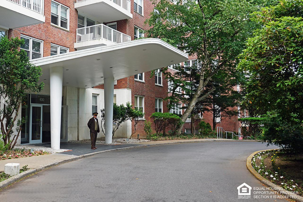 West 246th Street and Blackstone Place - Photo 7