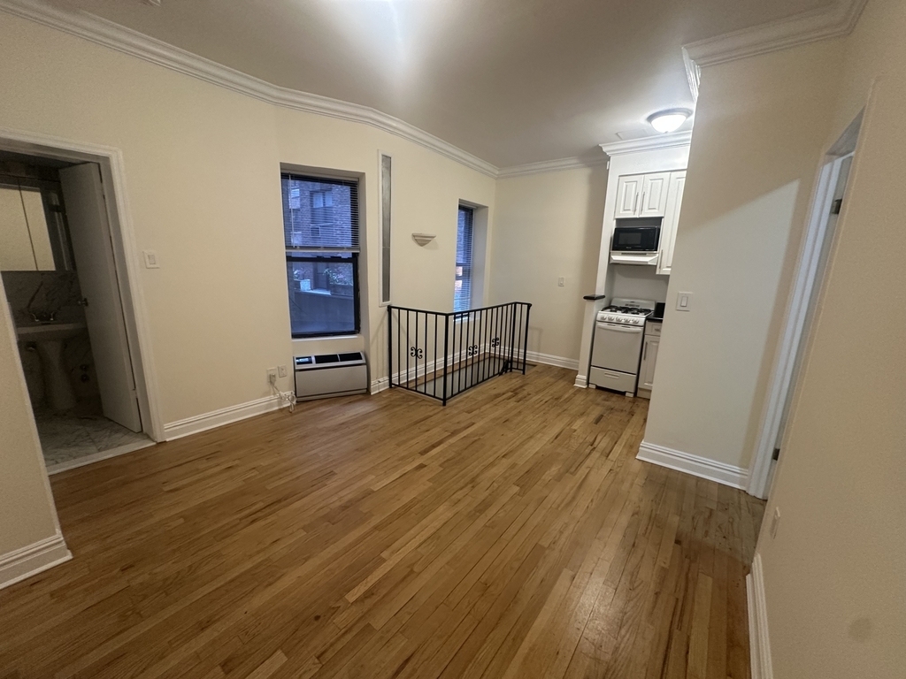 East 58th St and 1st Ave - Photo 3