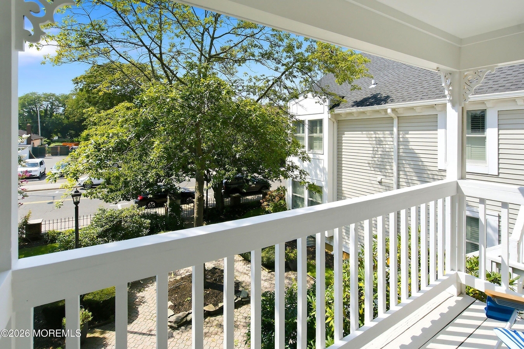 606 Bay Avenue - Photo 5