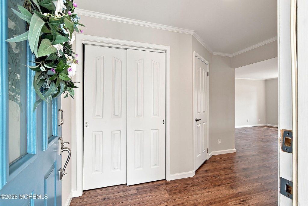 606 Bay Avenue - Photo 3