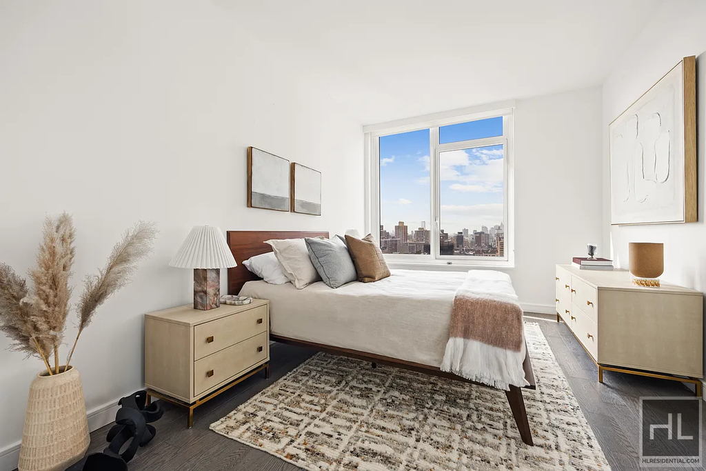 3rd Avenue - Photo 3