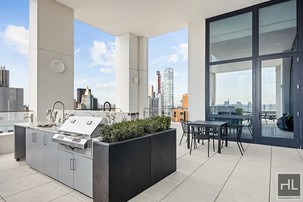 3rd Avenue - Photo 13