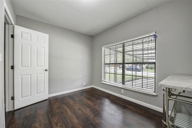 802 E Dallas Street - Photo 8