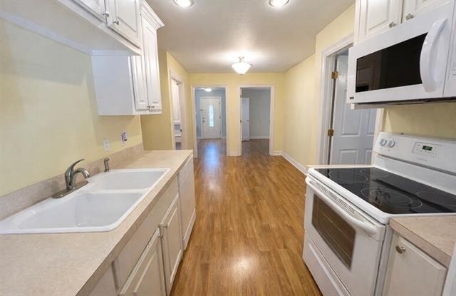 1825 Glenway Drive - Photo 5