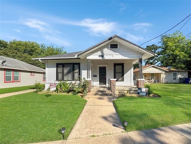 2847 Metropolitan Avenue - Photo 0