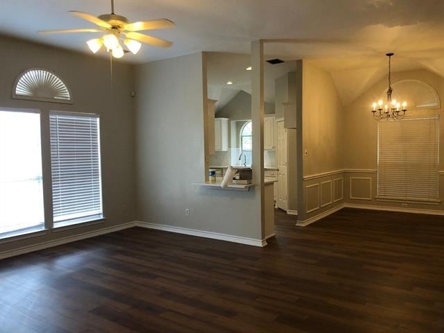 1406 Oxford Drive - Photo 4