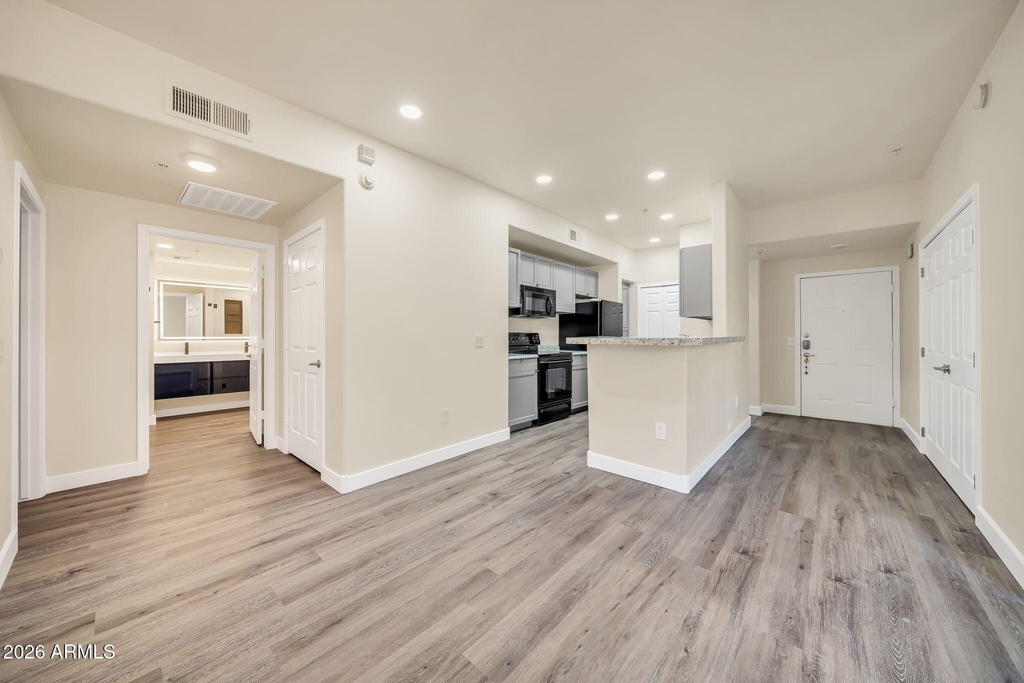 9820 N Central Avenue - Photo 10