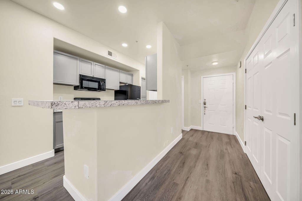 9820 N Central Avenue - Photo 9