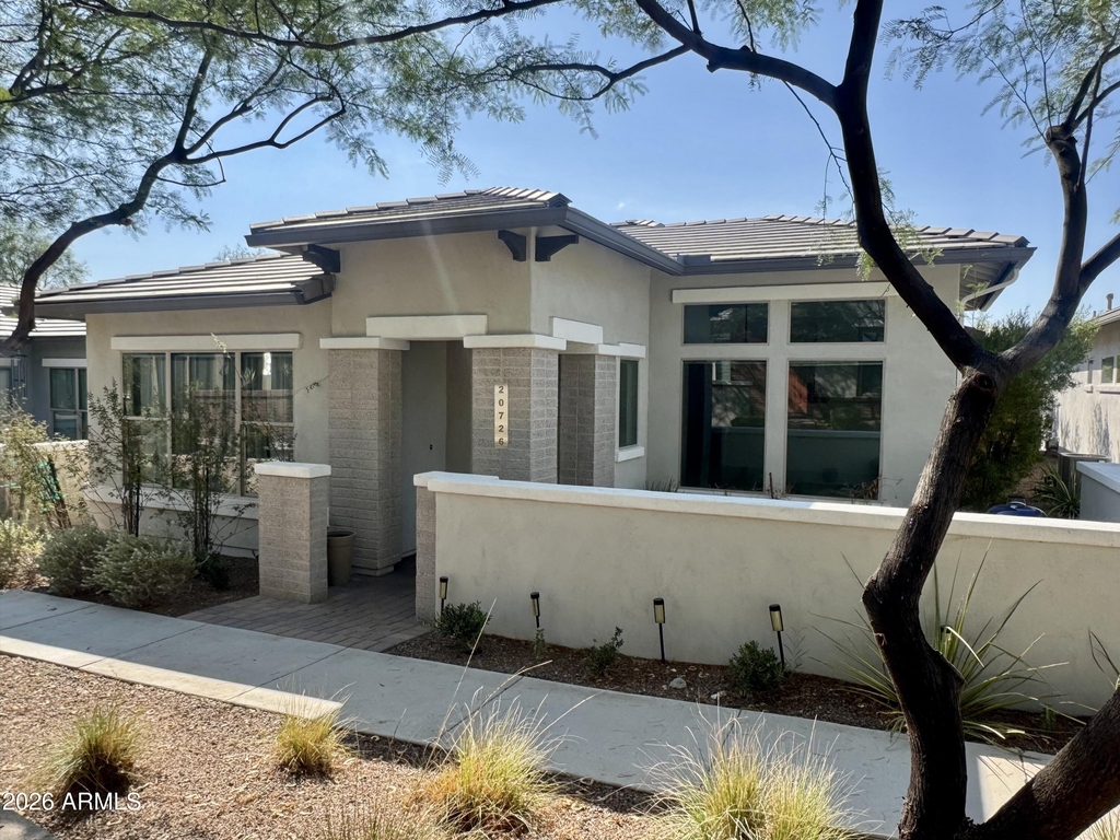 20726 W Colter Street - Photo 0