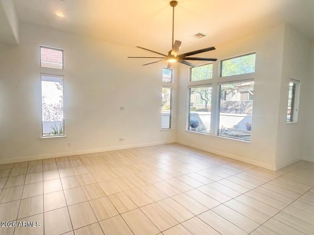 20726 W Colter Street - Photo 12