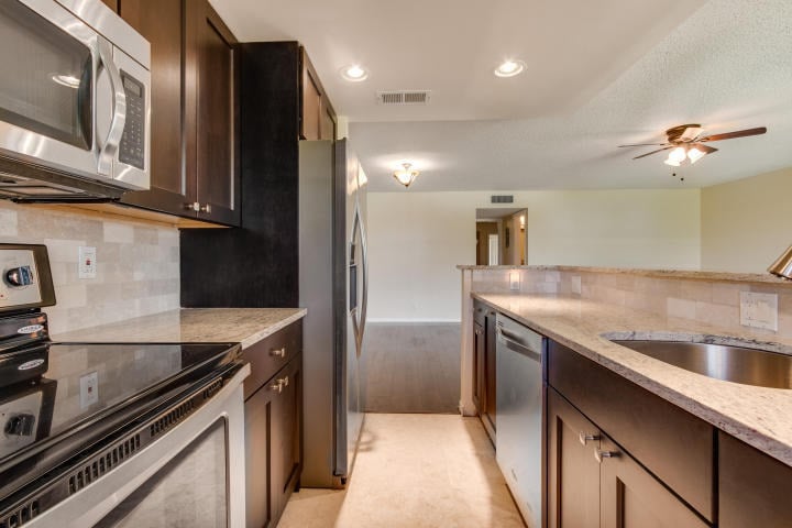 797 North Drive - Photo 0